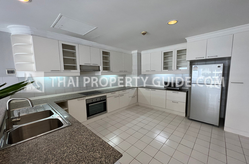 Apartment in Bangnatrad 
