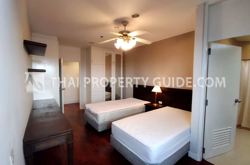 Apartment in Chaengwattana (near Nichada Thani) 
