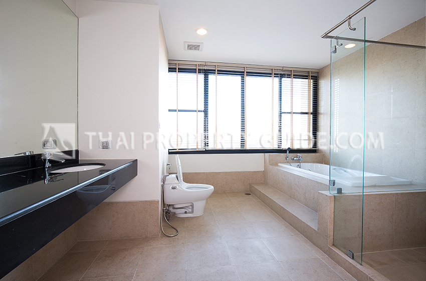 Apartment in Nichada Thani 