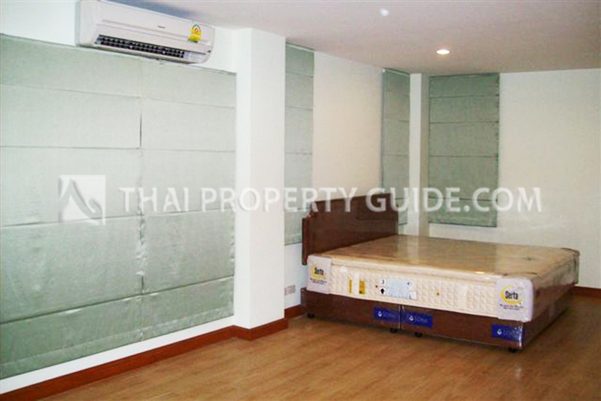 Apartment in Phaholyothin 