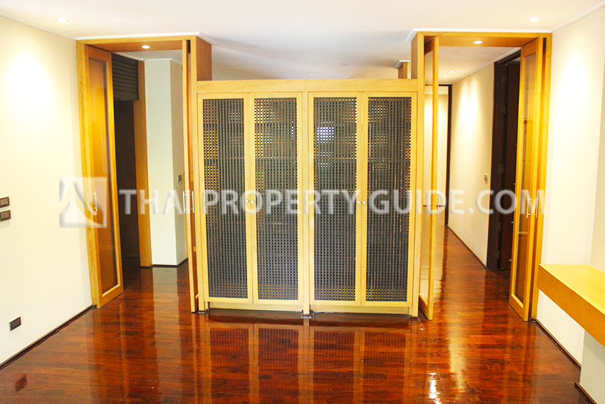 Apartment in Phaholyothin 