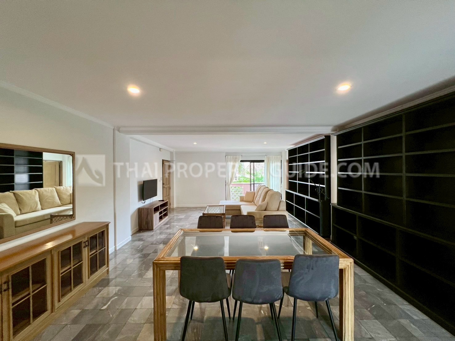 Apartment in Phaholyothin 