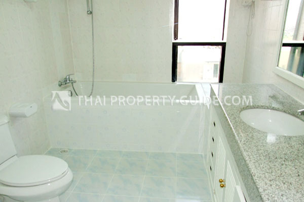 Apartment in Ploenchit 