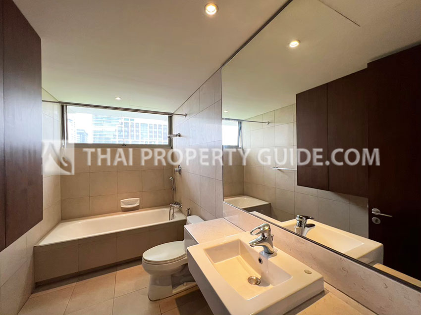 Apartment in Ploenchit 