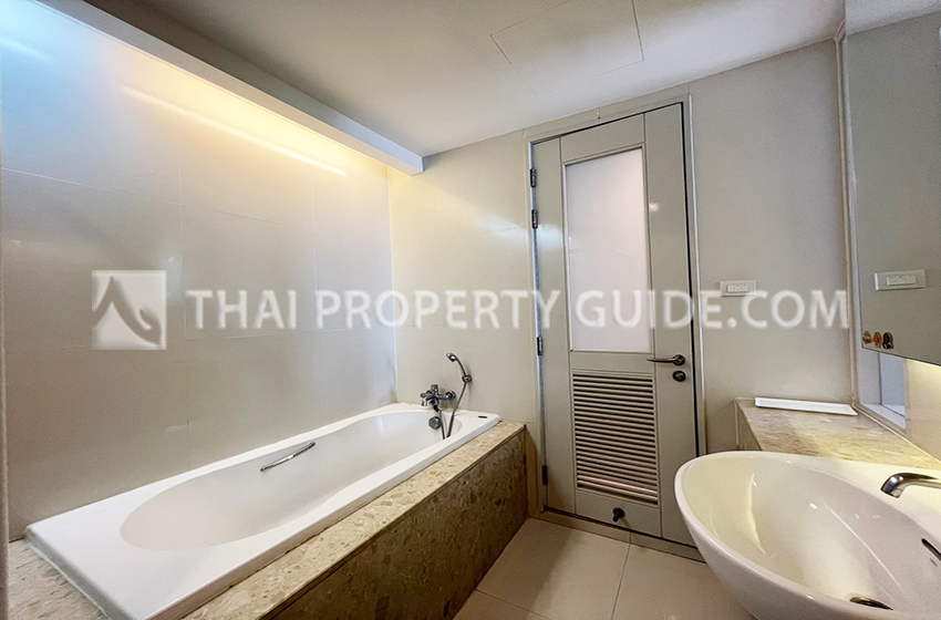 Apartment in Ploenchit 