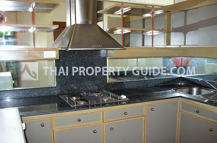 Apartment in Ploenchit 