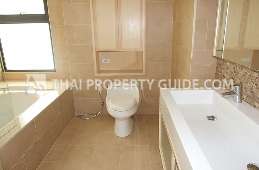 Apartment in Ploenchit 