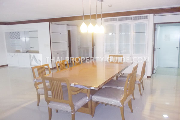 Apartment in Ploenchit 