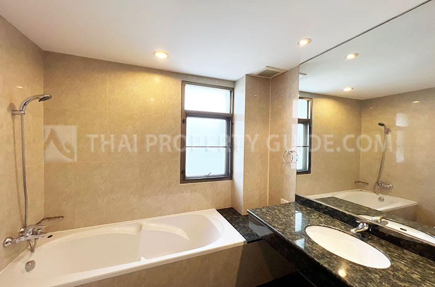 Apartment in Ploenchit 