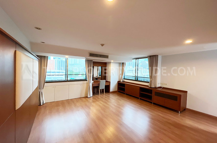 Apartment in Ploenchit 