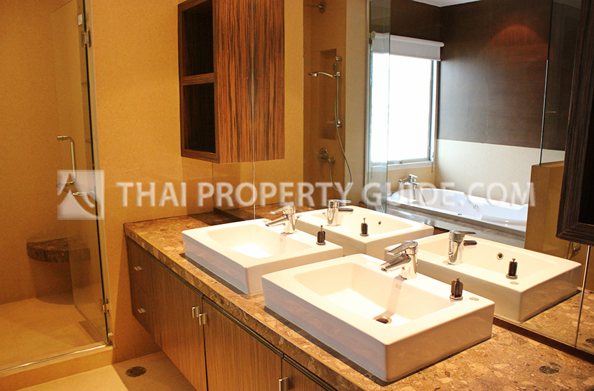 Apartment in Ploenchit 