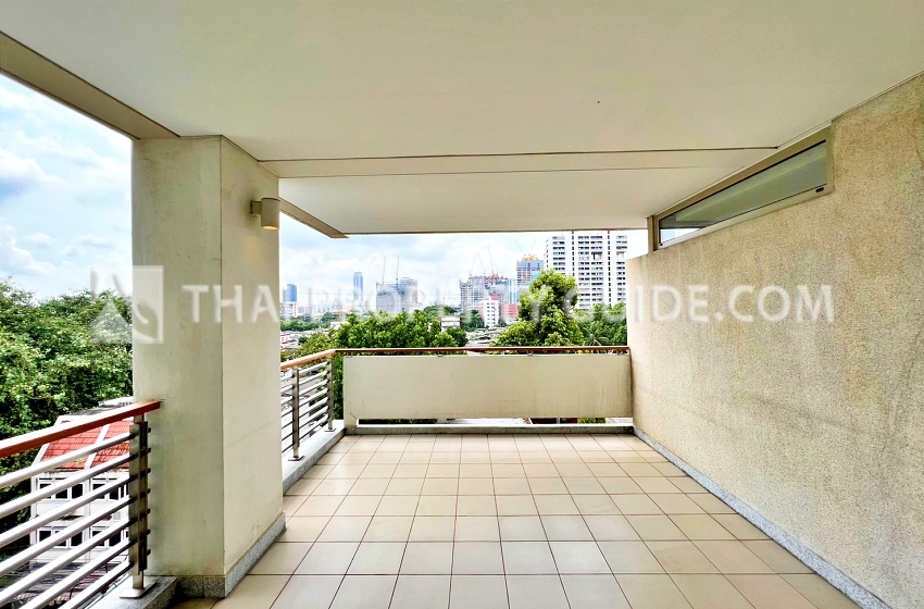 Apartment in Ploenchit 