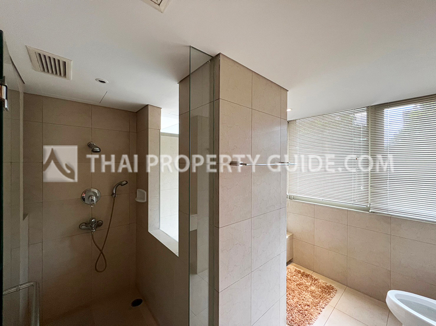 Apartment in Ploenchit 