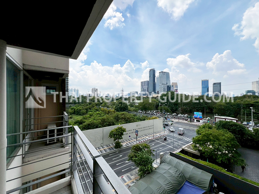 Apartment in Ploenchit 
