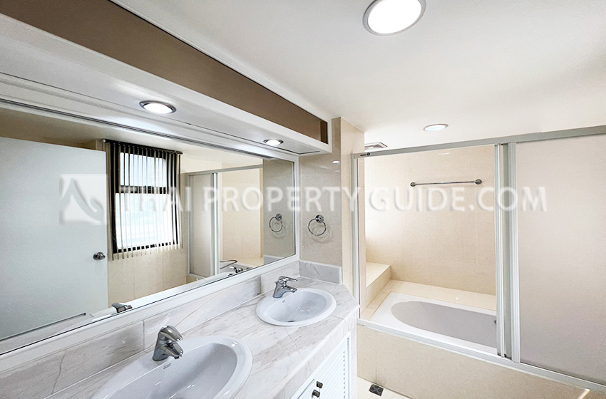 Apartment in Ploenchit 