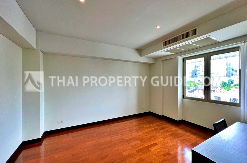 Apartment in Ploenchit 
