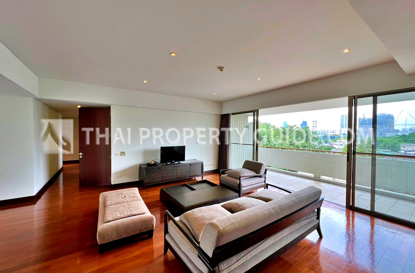 Apartment in Ploenchit 