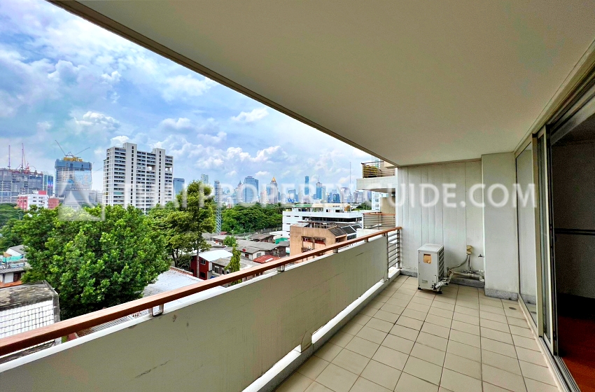 Apartment in Ploenchit 
