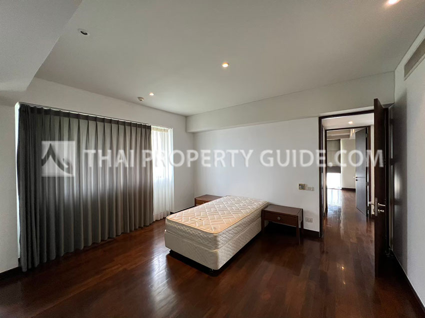 Apartment in Ploenchit 