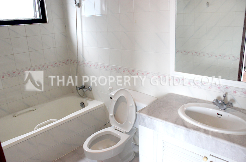 Apartment in Ploenchit 