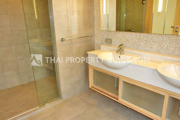Apartment in Ploenchit 
