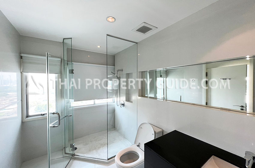 Apartment in Ploenchit 