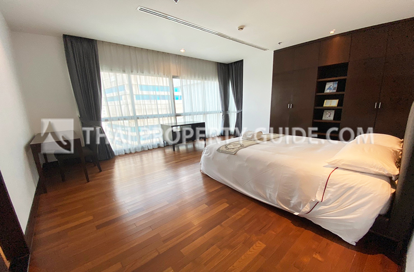 Apartment in Ploenchit 