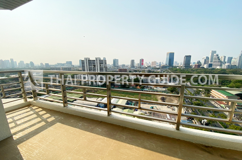 Apartment in Ploenchit 