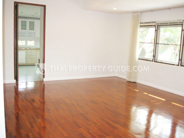 Apartment in Ploenchit 