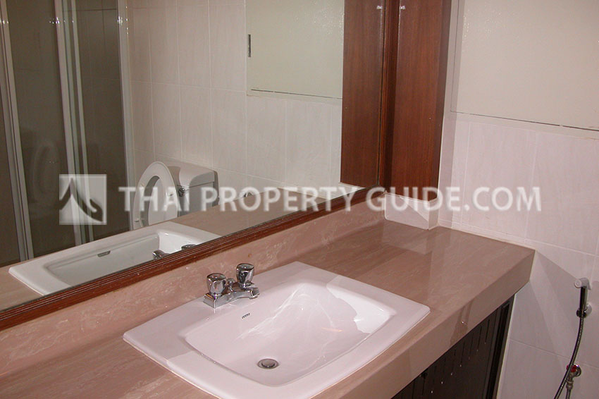 Apartment in Ploenchit 