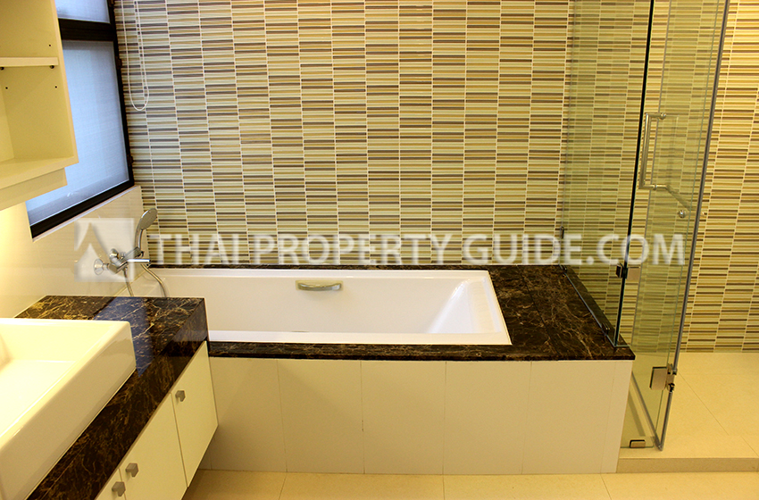 Apartment in Ploenchit 