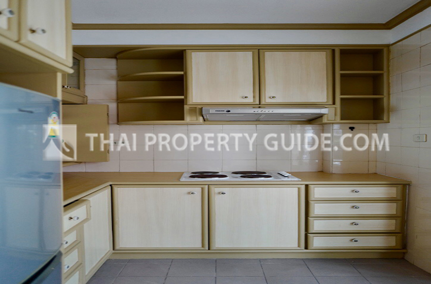 Apartment in Ploenchit 