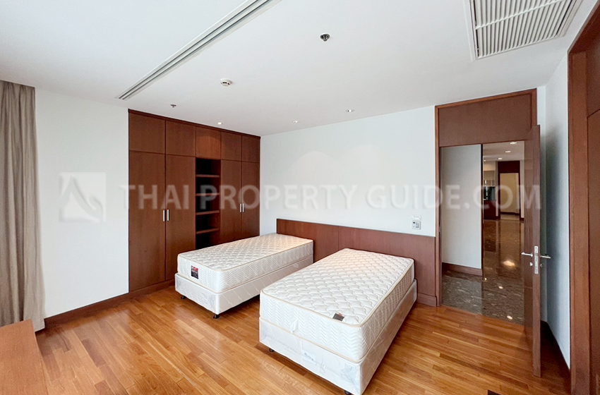 Apartment in Ploenchit 