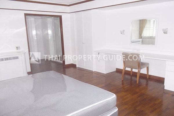 Apartment in Ploenchit 