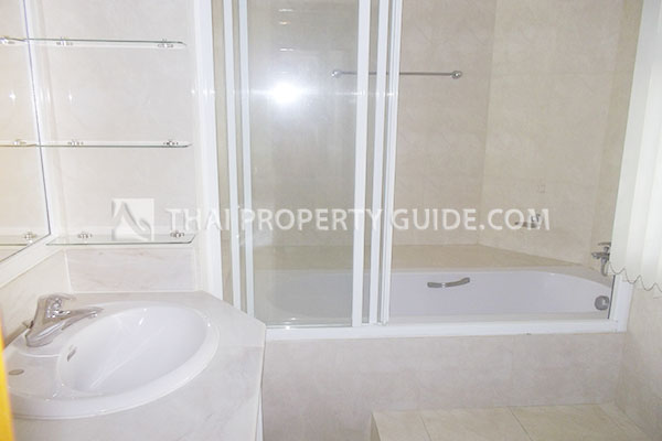 Apartment in Ploenchit 