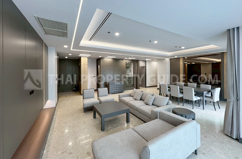 Apartment for rent in Ploenchit