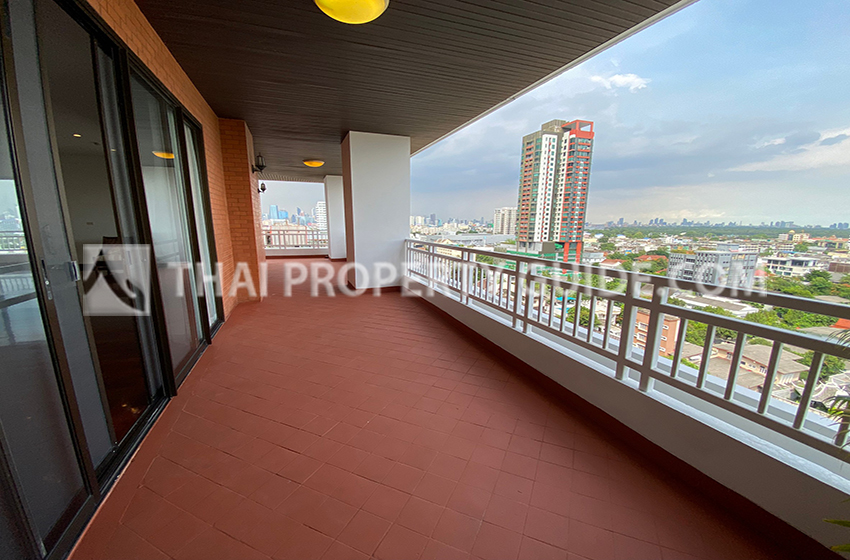 Apartment in Sathorn 