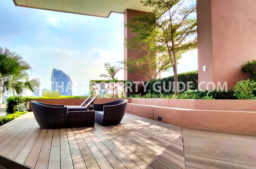 Condominium in Bangnatrad 