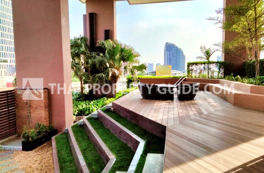 Condominium in Bangnatrad 