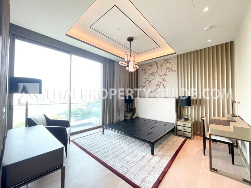 Condominium in Charuennakorn 