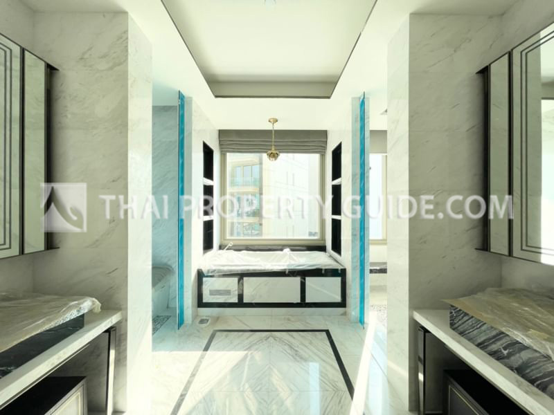 Condominium in Charuennakorn 