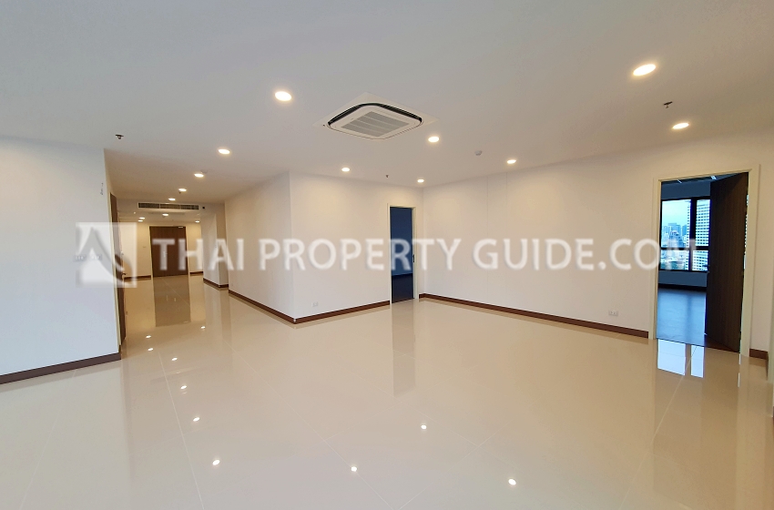 Condominium in Charuennakorn 