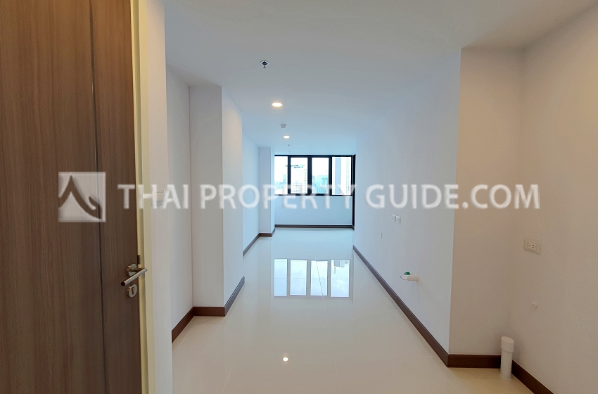 Condominium in Charuennakorn 