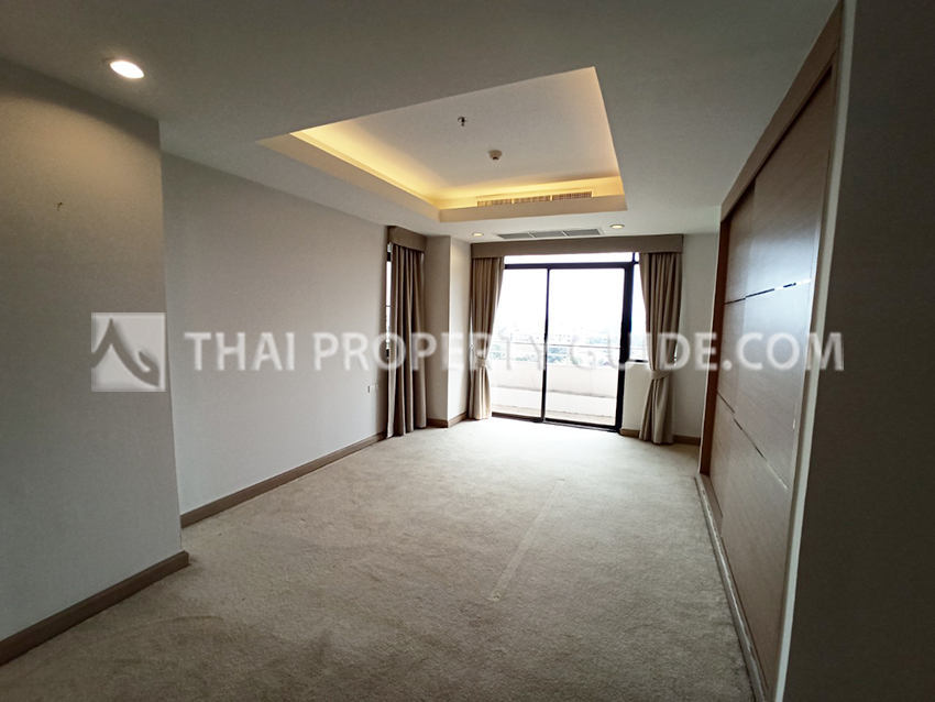 Condominium in Nichada Thani 