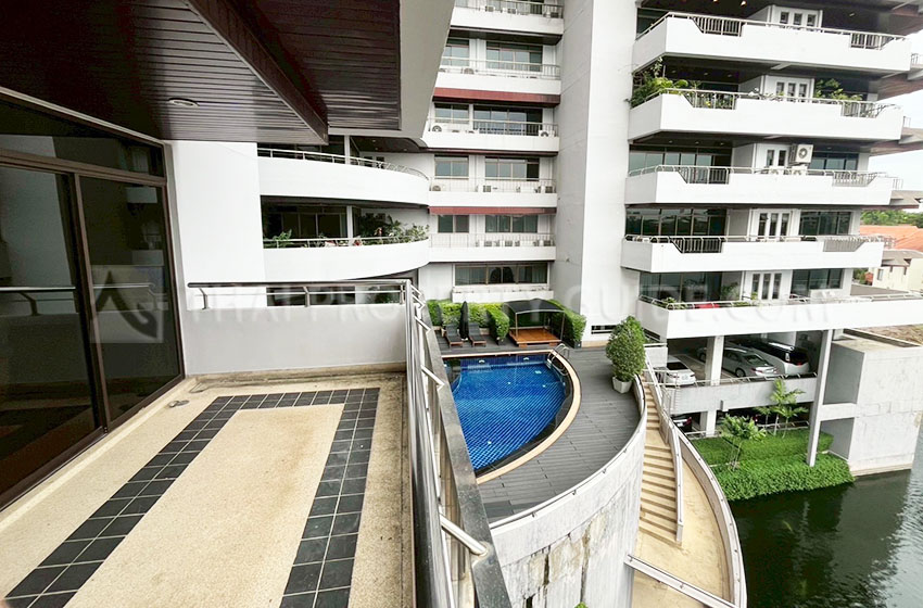 Condominium in Nichada Thani 
