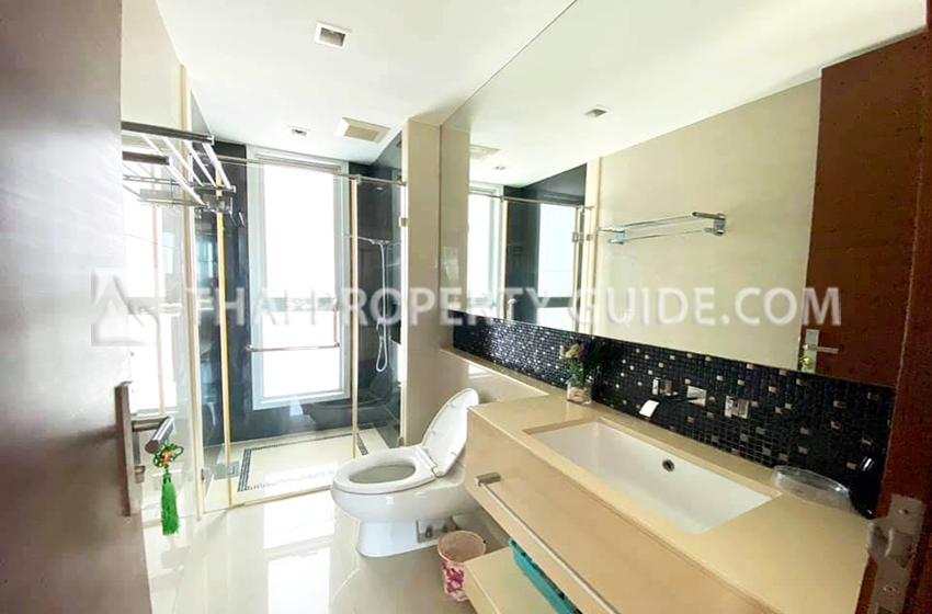 Condominium in New Petchburi 