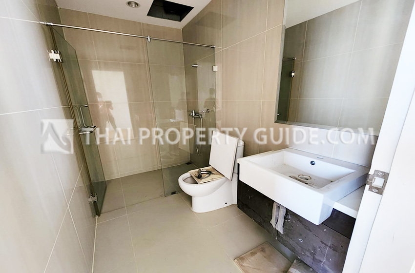 Condominium in New Petchburi 