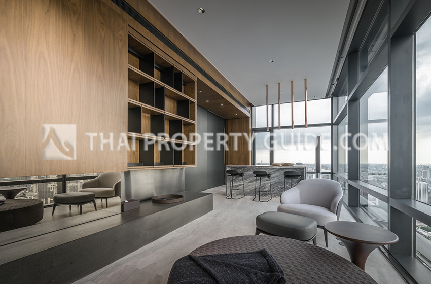 Condominium in New Petchburi 
