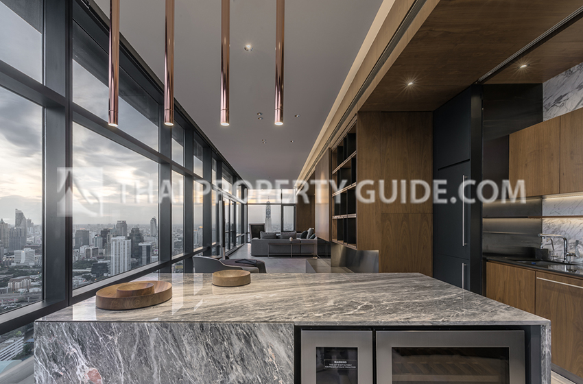 Condominium in New Petchburi 
