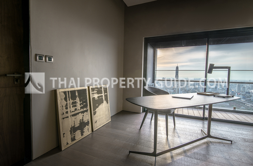 Condominium in New Petchburi 